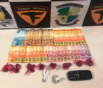 Objetos apreendidos pela PM em poder da dupla em Esperantina
