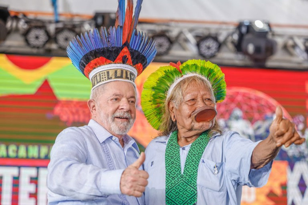 Presidente Lula e o cacique Raoni 