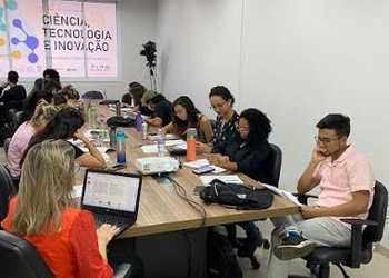 Estudantes e pesquisadores reunidos para as aulas  do curso internacional Estratégias Seguras para o Controle de Micotoxinas em Frutas e Grãos. | Foto: Divulgação UFT