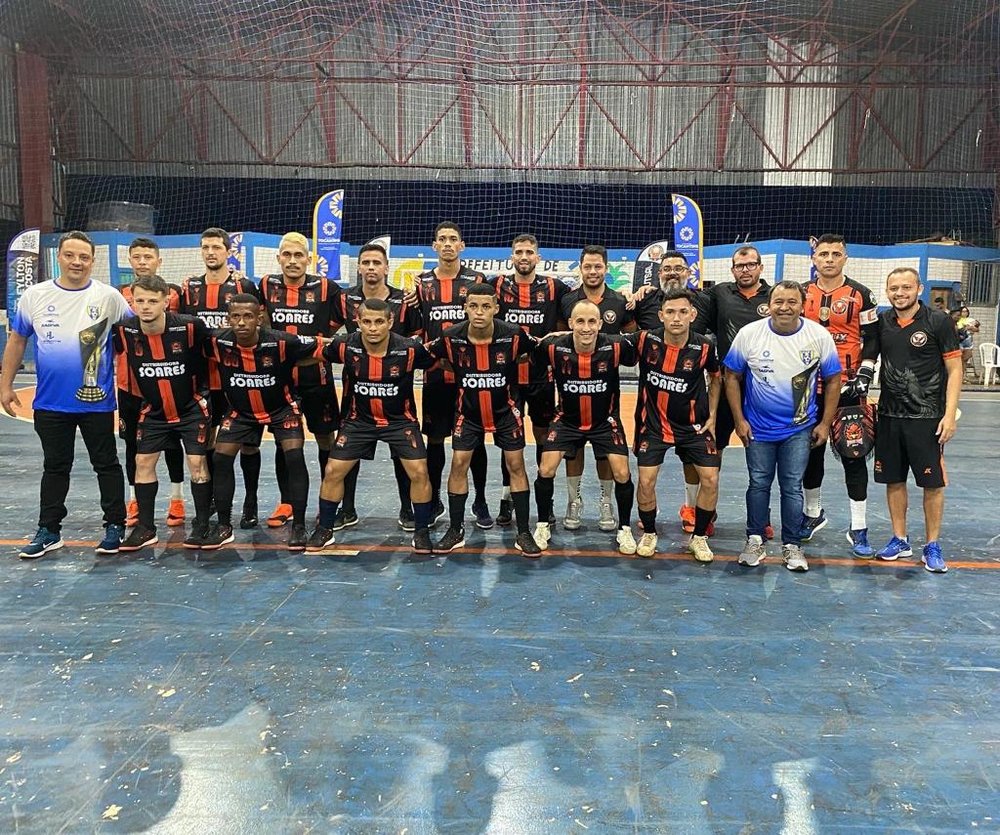 Secretário de Estado dos Esportes e Juventude, Elenil da Penha, prestigiou a abertura do Estadual da primeira divisão, no ginásio de Esportes Francisco Xavier de Sousa, em Ananás. 