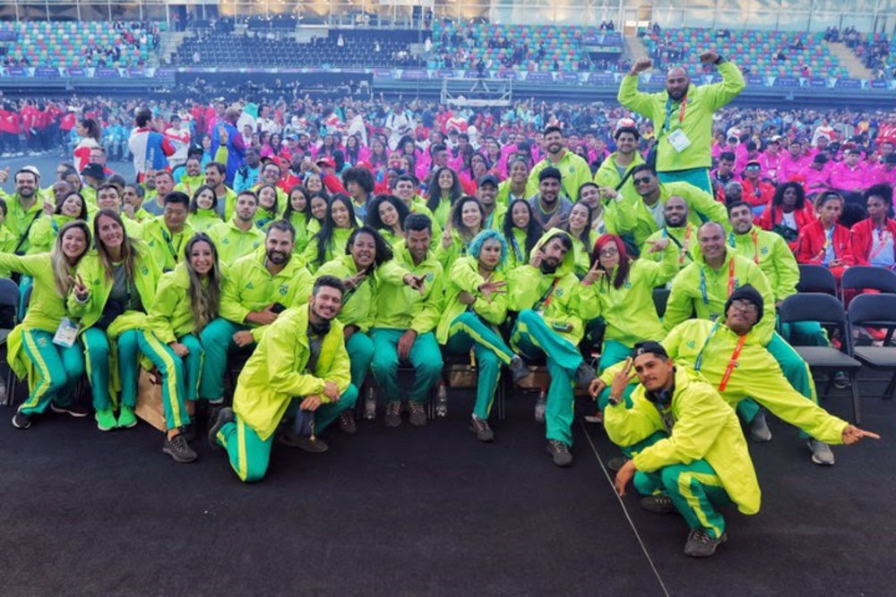 Alguns dos integrantes da delegação brasileira na cerimônia de encerramento do Pan de Santiago