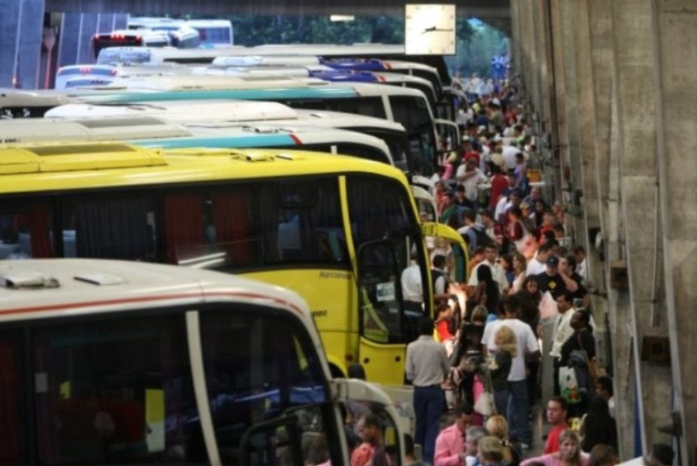 Cerca de 3 milhões de passageiros devem circular pelas estradas brasileiras