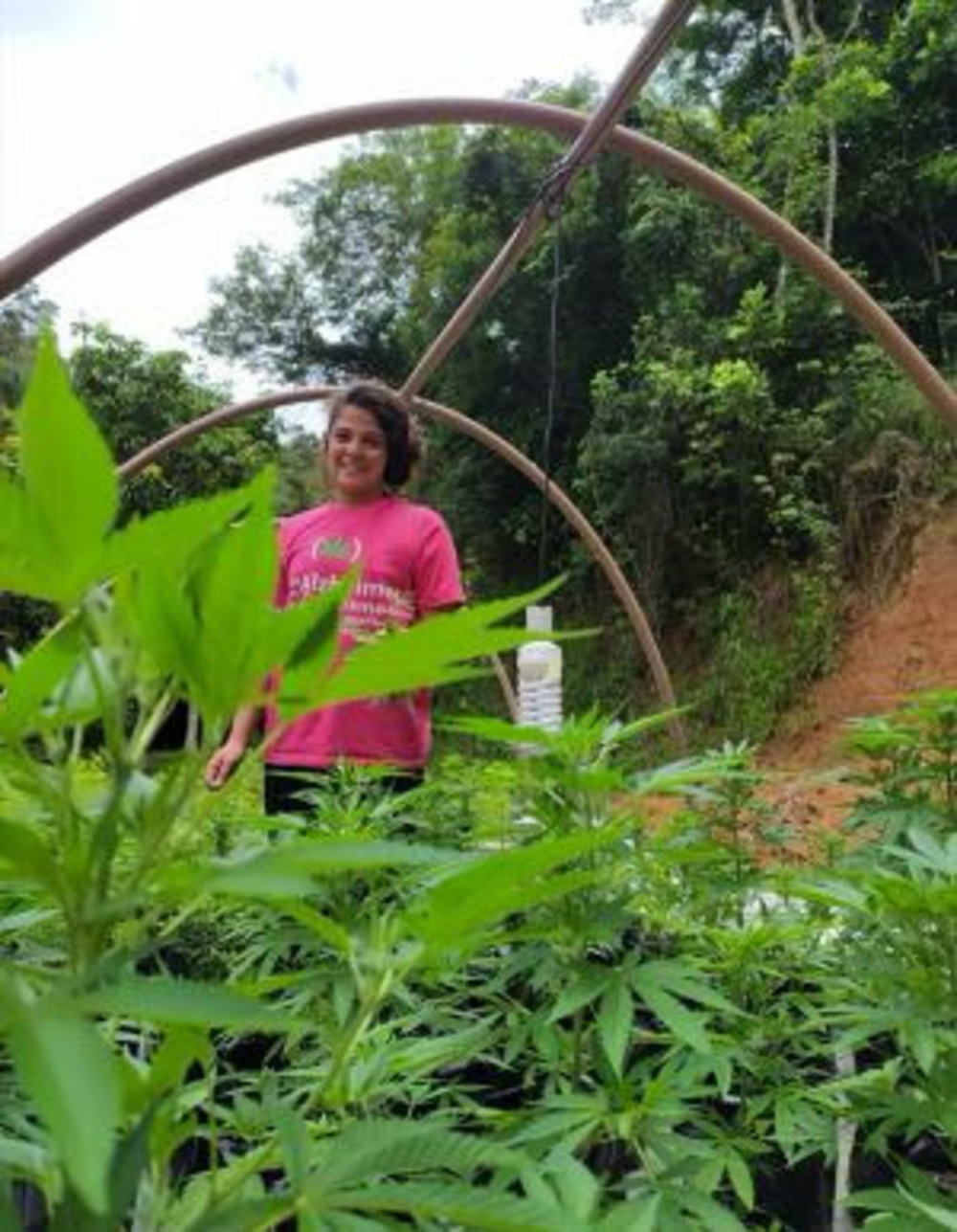 Sabrina tem lesão axonal difusa e faz tratamento com CBD desde 2013.