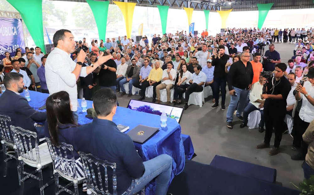 Foto: Washington Luiz/Secom-TO)</em></p>
<h3>Solenidade do Convênio </h3><p>Na abertura do encontro, o governador Wanderlei Barbosa enfatizou o compromisso do estado com o desenvolvimento econômico, produtivo sustentável e a preservação do meio ambiente. O chefe de Estado afirmou que 