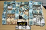 Dinheiro estava em veículo. |Divulgação PRF/TO