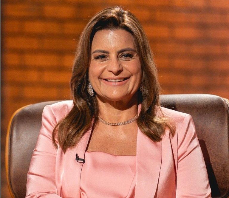 Carla Sarni é fundadora e CEO do Grupo Salus, a maior holding de saúde, beleza e bem-estar do país.
