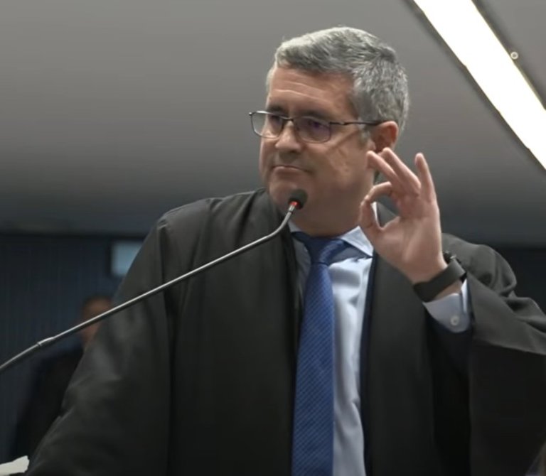 Advogado Paulo Renato Cintra.