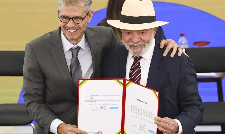 Sidônio e o presidente Lula. 