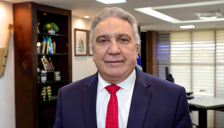Governador em exercício, Laurez Moreira