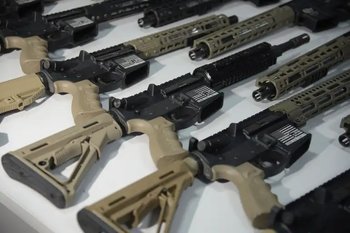Apresentação de fuzis AR-15