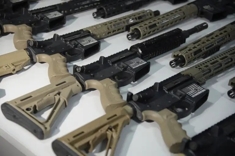 Apresentação de fuzis AR-15