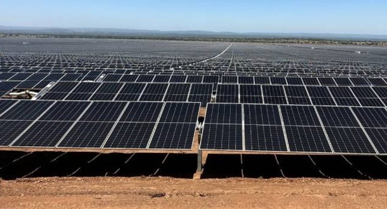 Usina Fotovoltaica Hélio Valgas, em Várzea da Palma/MG, tem capacidade instalada de 662 megawatt-pico e conta com mais de 1,2 milhão de painéis