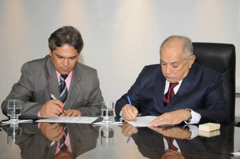 Siqueira Campos assina posse do Djalma Leandro na recém-criada Secretaria 