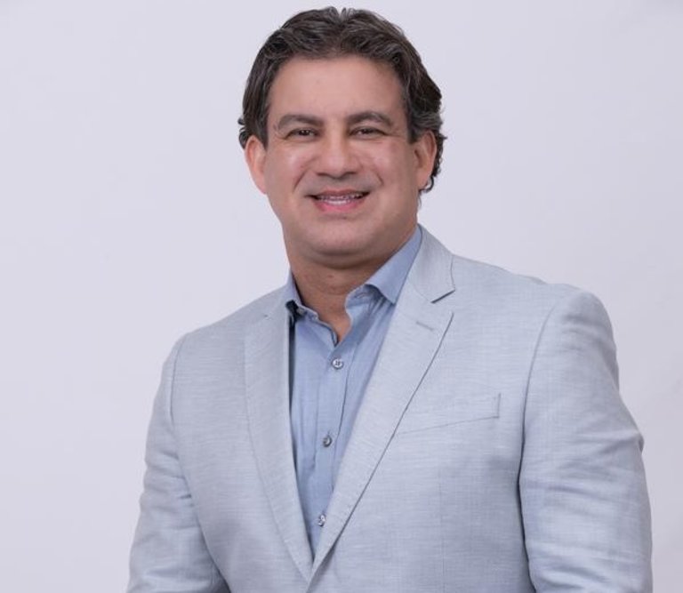 Guilherme Coutinho Borges é médico, cirurgião geral, urologista e diretor dos hospitais da Rede Medical