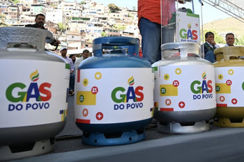 Gás do Povo vai garantir a gratuidade na recarga do botijão de gás de 13 kg para mais de 15 milhões de famílias inscritas no CadÚnico.