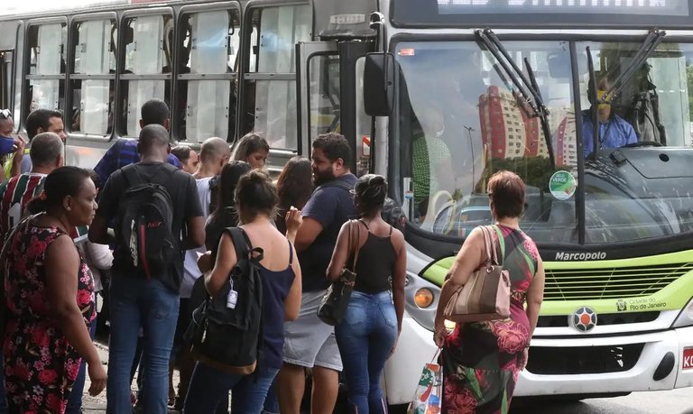 O setor de transportes representou a maior pressão de alta