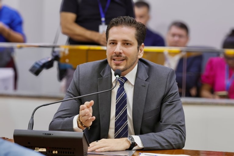 Olyntho foi o relator do Projeto de Lei de Diretrizes Orçamentárias de 2026 na Comissão de Finanças.
