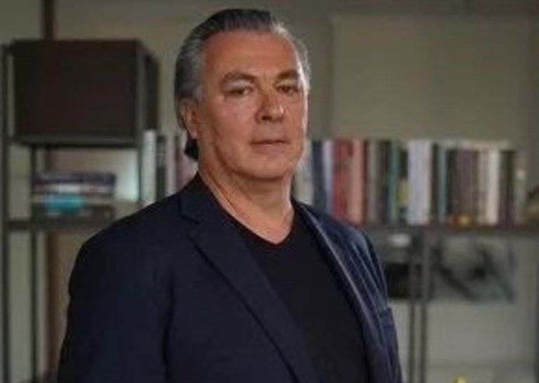 Ivo Ricardo Lozekam é tributarista, contador e advogado.