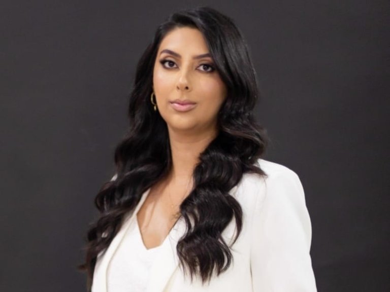 Malirre Abadi Ghadim é advogada, com ampla experiência em Direito Civil, Fundiário, Regulatório, Médico e Consumidor.