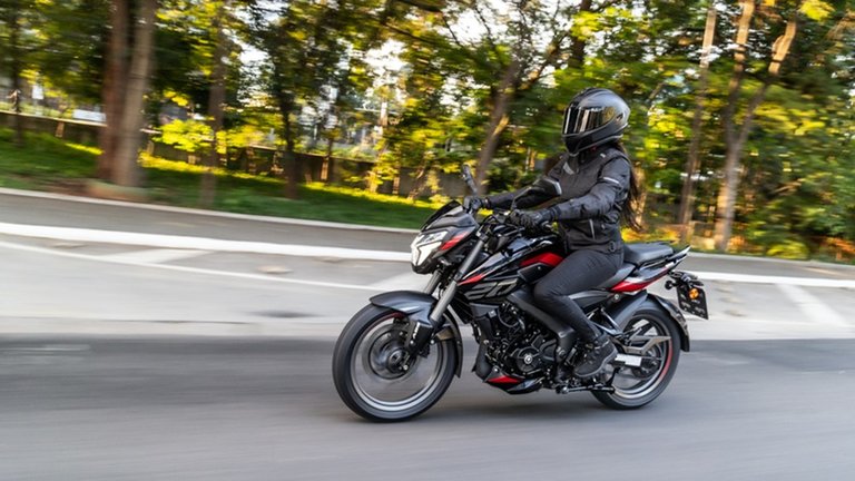 Bajaj Dominar NS200.