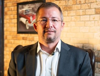 Daniel Cerveira é pós-graduado em Direito Econômico e em Direito Empresarial.