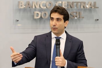 Gabriel Galípolo, presidente do Banco Central, deve anunciar manutenção da atual taxa Selic