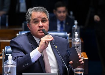 O senador Efraim Morais, como relator do projeto, promoveu várias alterações no texto (que, por essa razão, voltará à Câmara para nova análise) 