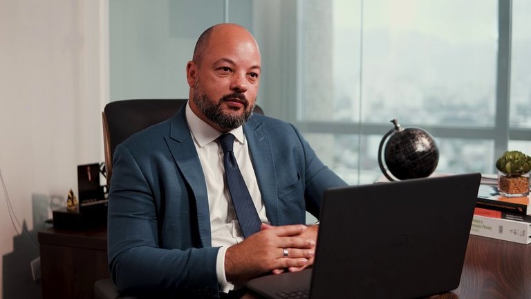 Jorge Calazans é advogado especialista na área criminal.