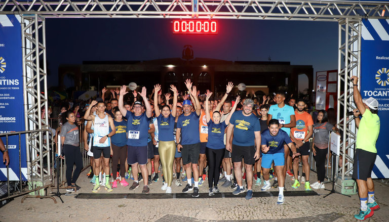 Governador Wanderlei Barbosa participou da 1ª corrida do Palácio Araguaia