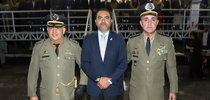 Comandante-geral, coronel QOPM Cláudio Thomaz Coêlho de Souza, com o governador Wanderlei, e o coronel QOPM Márcio Antônio Barbosa de Mendonça.|Ademir dos Anjos/Secom-TO