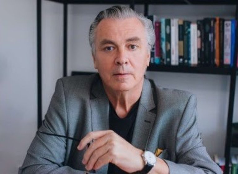 Ivo Ricardo Lozekam é tributarista, contador e advogado.