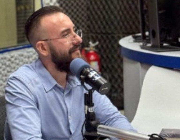 Thiago Barbosa Soares é analista do discurso, escritor e professor da Universidade Federal do Tocantins (UFT).