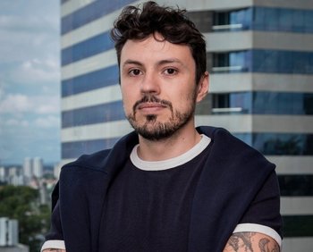  Gustavo Alonge Furtado é especialista em Marketing Digital e diretor da Engajatech.