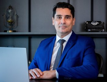 Ricardo Menegatto, advogado especializado em direito do consumidor e sócio do escritório Menegatto Advogados.