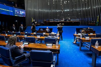 Plenário aprovou punição equivalente ao exercício ilegal de outras profissões na área da saúde  