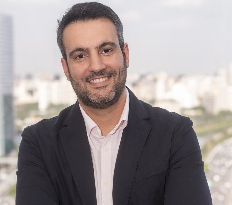 Thiago Nalesso Cardoso é executivo com mais de 25 anos de experiência nos setores de compras, vendas, logística e expansão comercial