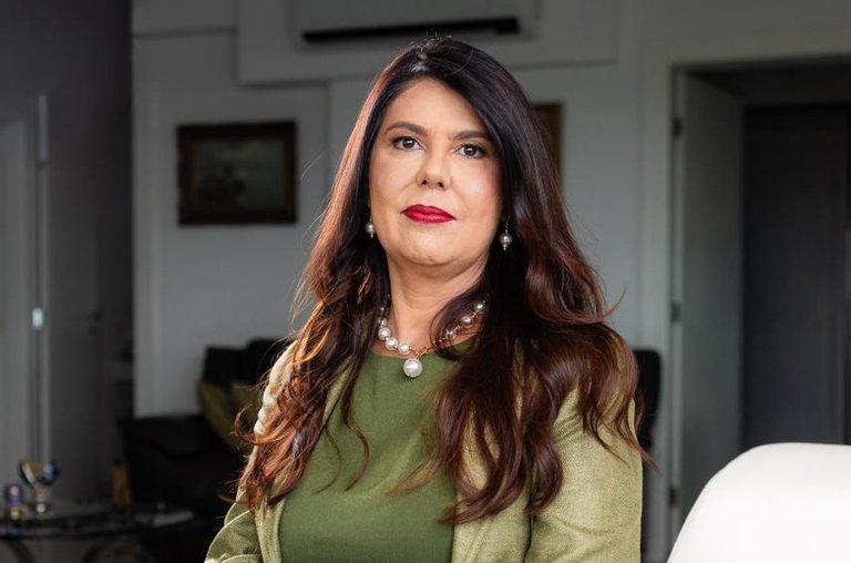  Celeste Leite dos Santos é promotora de Justiça e presidente do Instituto Brasileiro de Atenção Integral à Vítima.