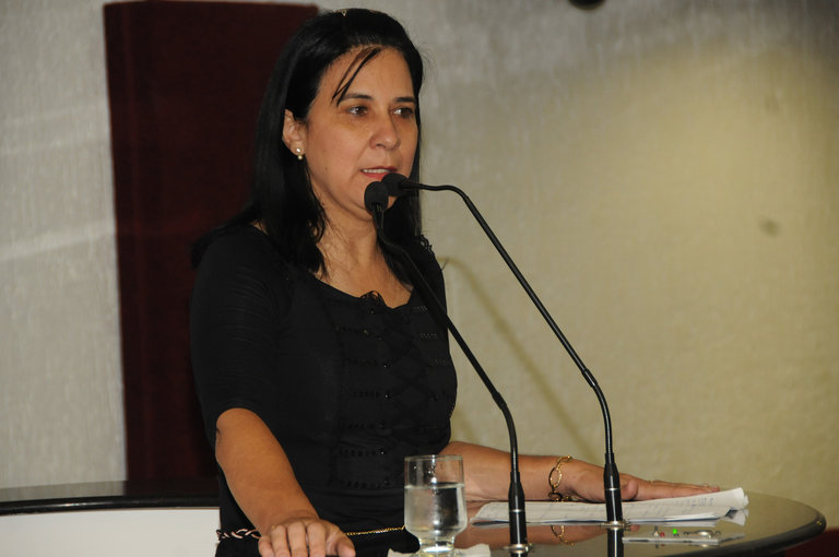 Deputada afirmou que parlamento é machista