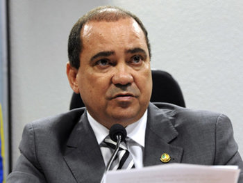 Para o senador, Marisa Letícia dignificou o papel de primeira-dama do País por oito anos