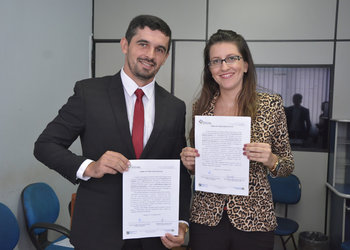 Os dois novos procuradores - Thayssa Escher Mendes Azevedo e Djair Batista de Oliveira 