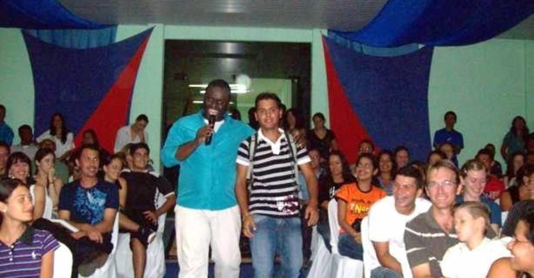 Paulo Bomfim, auto-intitulado ‘Diamante Negro’, expôs uma palestra com o tema central: Motivação para o Sucesso
