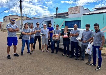 Candidatos arrecadaram alimentos para doar a colegas em necessidade