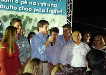 Alexandre discursa em 2008 durante aniversário de 80 anos do pai